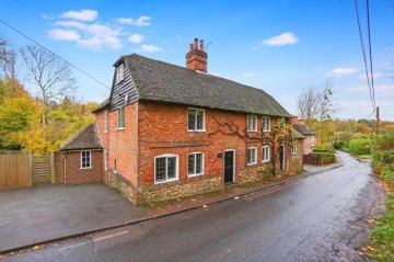 image of 2 Vine Cottages, Lower Street